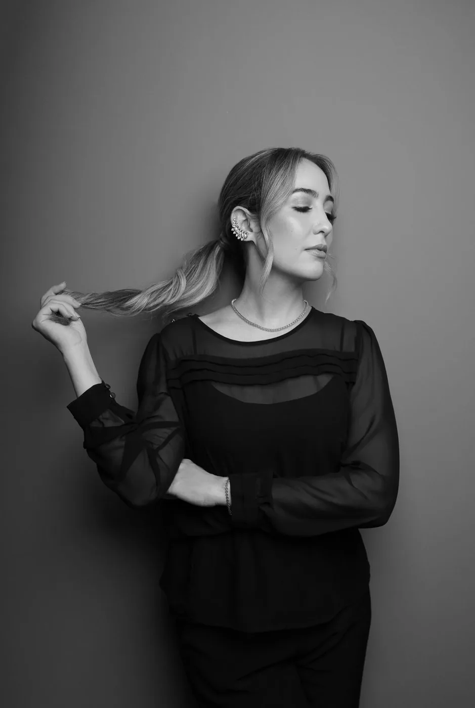 Dra. Raisa Resende em retrato preto e branco